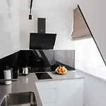 Aparthotel Odrzanska Old Town 4*