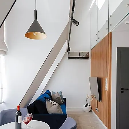 Odrzanska Old Town Aparthotel 4*