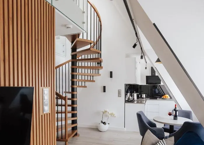 Aparthotel Odrzanska Old Town 4*